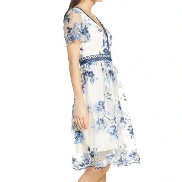 Chi Chi London Ashlee Embroidered Mesh Floral Dress 4 NWT - Picture 2 of 14